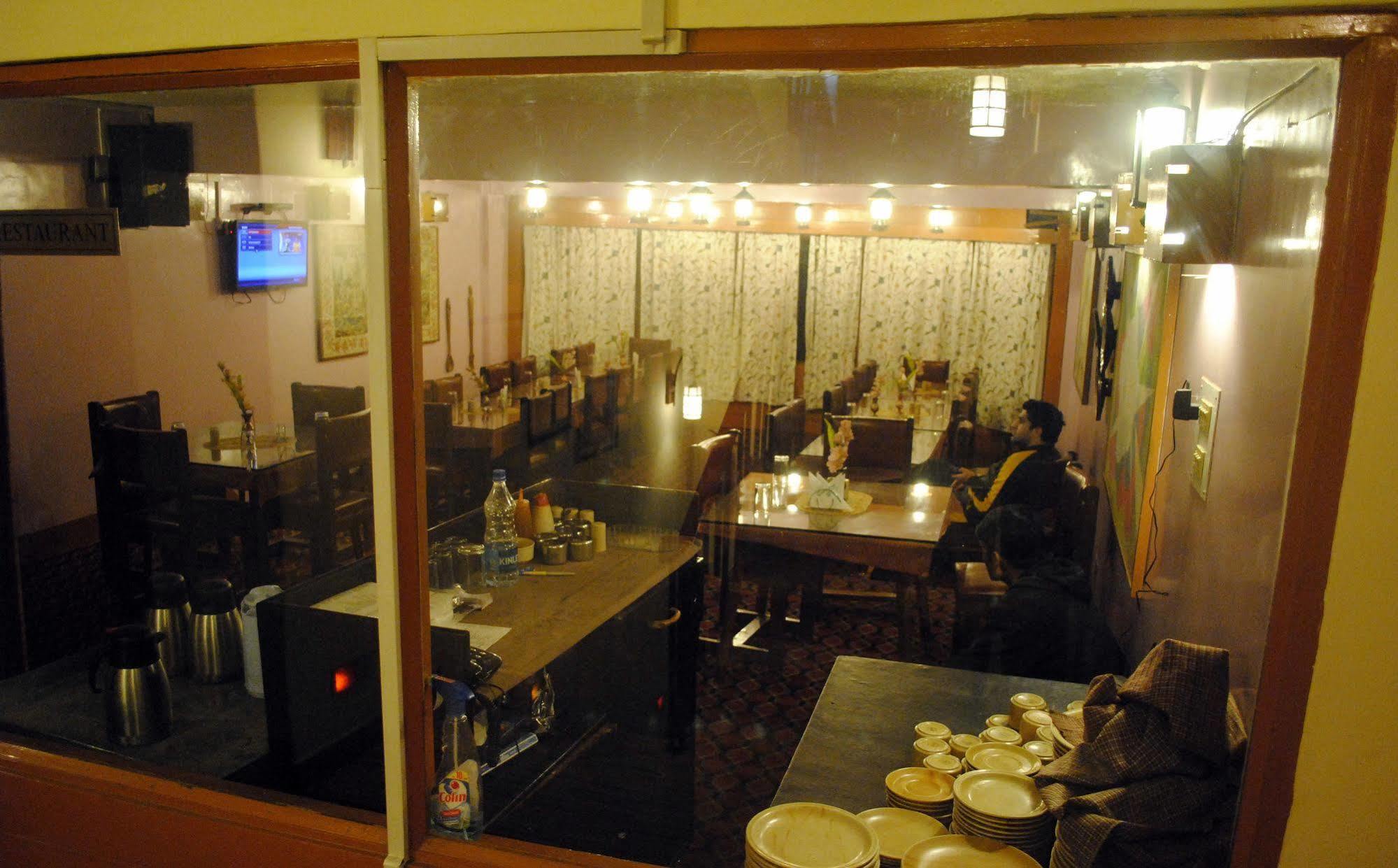 Welcome Hotel Gulmarg Ngoại thất bức ảnh