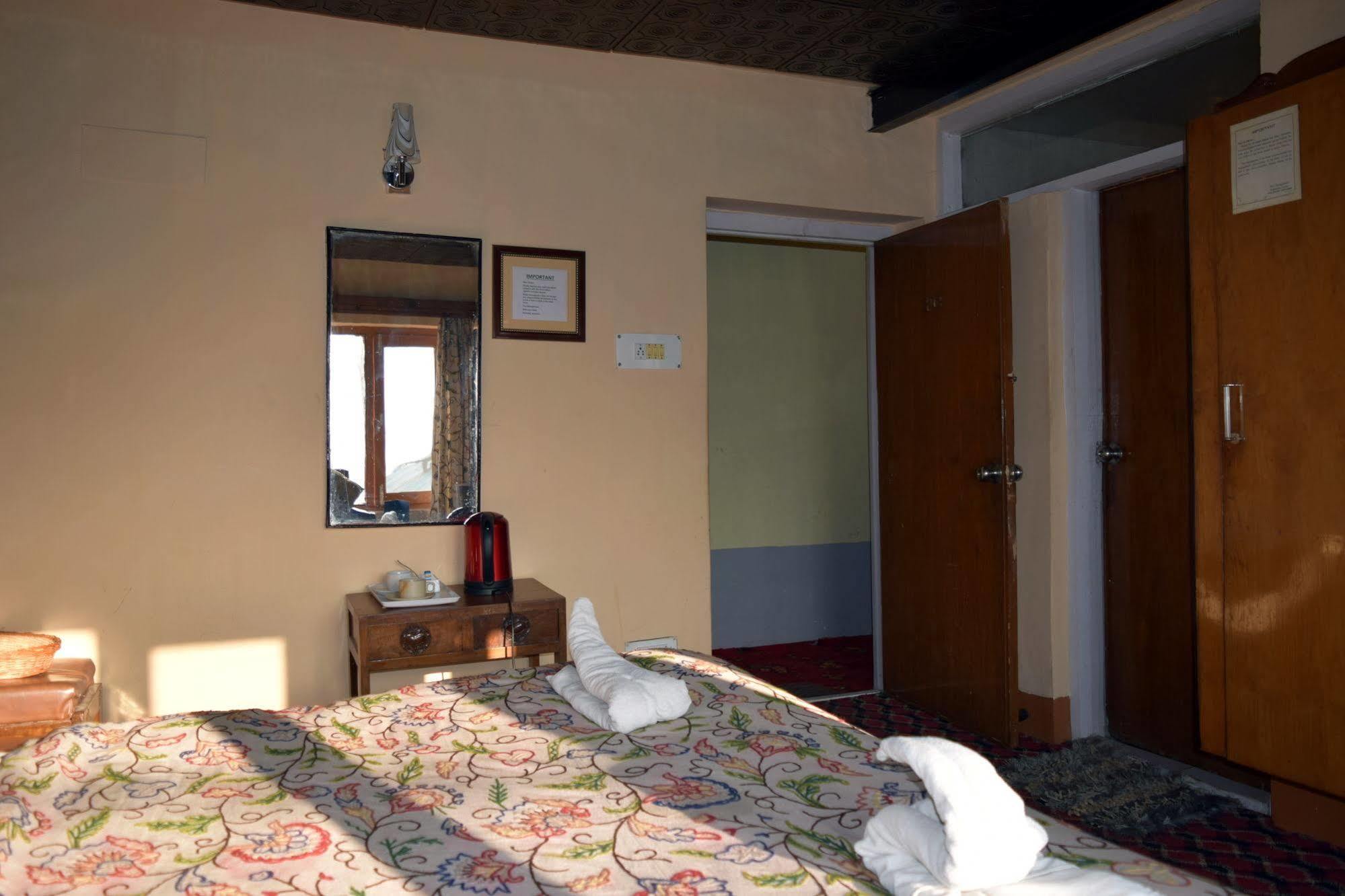 Welcome Hotel Gulmarg Ngoại thất bức ảnh